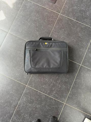 Grote laptoptas met zijzakken beschikbaar voor biedingen