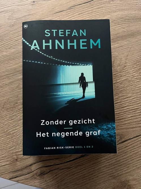 Zonder gezicht en Het negende graf van Stefan Ahnhem, Boeken, Thrillers, Zo goed als nieuw, Ophalen of Verzenden