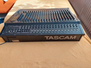 Tascam M-1024 Mengpaneel (= grotere broer van M-1016 beschikbaar voor biedingen