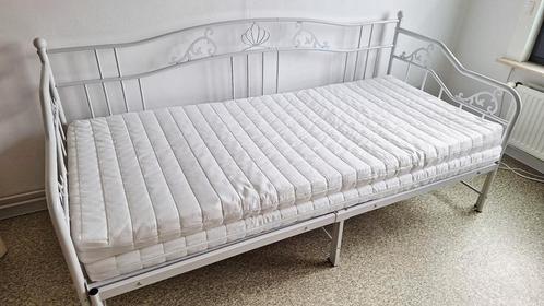 Bedframe +2 matrassen‼️SPLINTERNIEUW KIJK BESCHRIJVING, Huis en Inrichting, Slaapkamer | Slaapbanken, Nieuw, 200 cm, Wit, Ophalen