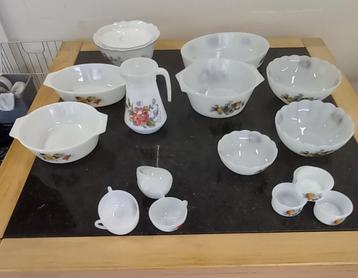 Lot 19 stukken Arcopal en Pyrex beschikbaar voor biedingen