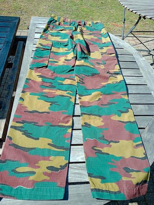 leger broek en hemd 25€., Collections, Objets militaires | Général, Armée de terre, Enlèvement