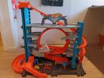 Hotwheels racebaan en garage, Kinderen en Baby's, Speelgoed | Racebanen, Ophalen, Hot Wheels, Handmatig, Racebaan