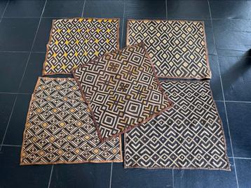5 varianten Koninklijke Bwinn Afrikaanse kunst  Matadi1950 beschikbaar voor biedingen