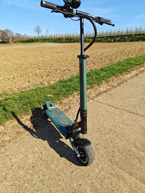 Vsett 8, Fietsen en Brommers, Steps, Zo goed als nieuw, Elektrische step (E-scooter), Ophalen