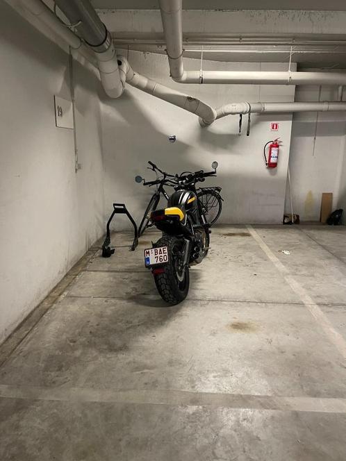 autostaanplaats  ondergronds appartemtsgebouw, Immo, Garages en Parkeerplaatsen, Mechelen