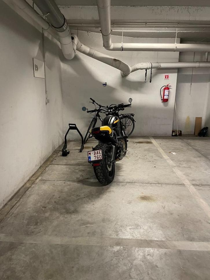 autostaanplaats  ondergronds appartemtsgebouw, Immo, Garages en Parkeerplaatsen, Mechelen