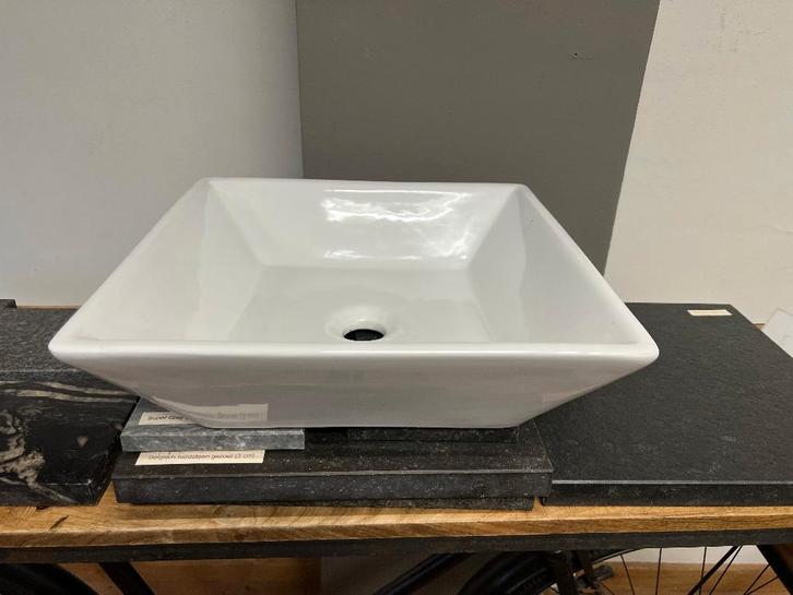 Diverse waskommen met hoge korting, Doe-het-zelf en Bouw, Sanitair, Nieuw, Overige typen, Steen, Ophalen