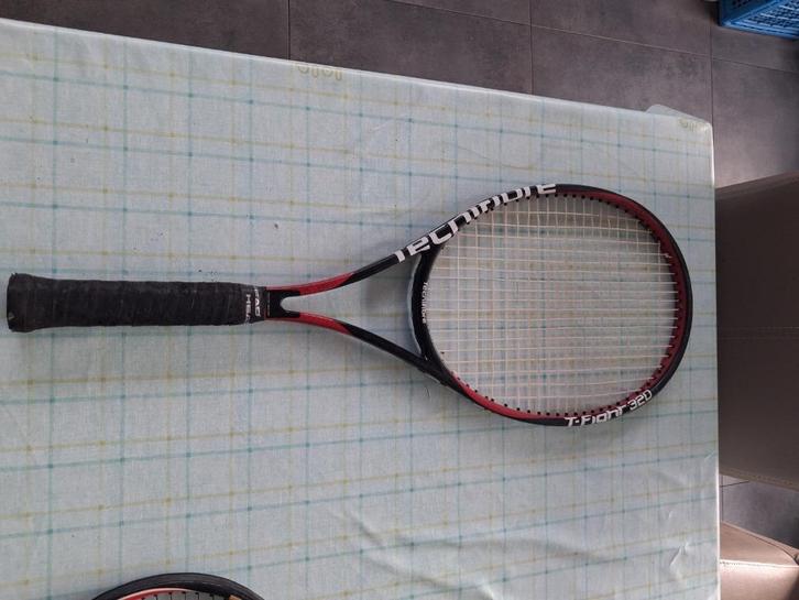 Tecnifibre T-fight 320 tennisraket, Sport en Fitness, Tennis, Gebruikt, Racket, Overige merken, Ophalen of Verzenden