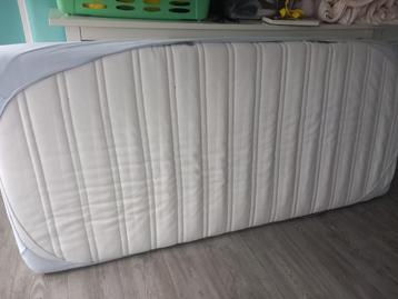 2 matrassen te koop 90x200cm beschikbaar voor biedingen