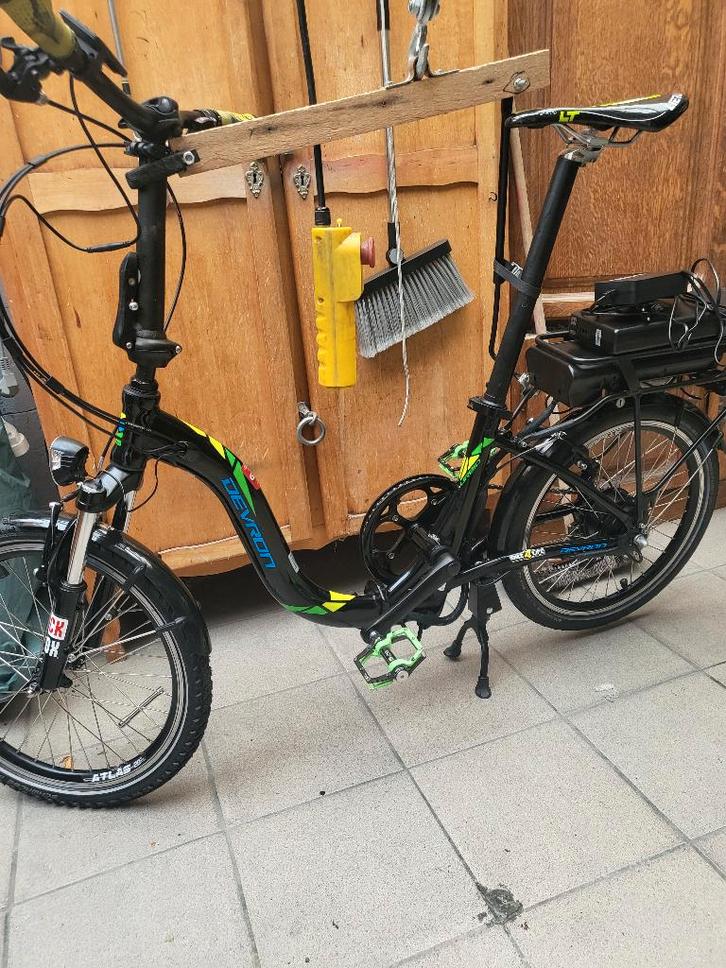 a vendre  vélo électrique  état  neuf  pliables, Fietsen en Brommers, Fietsen | Vouwfietsen, Zo goed als nieuw, Totaal opvouwbaar
