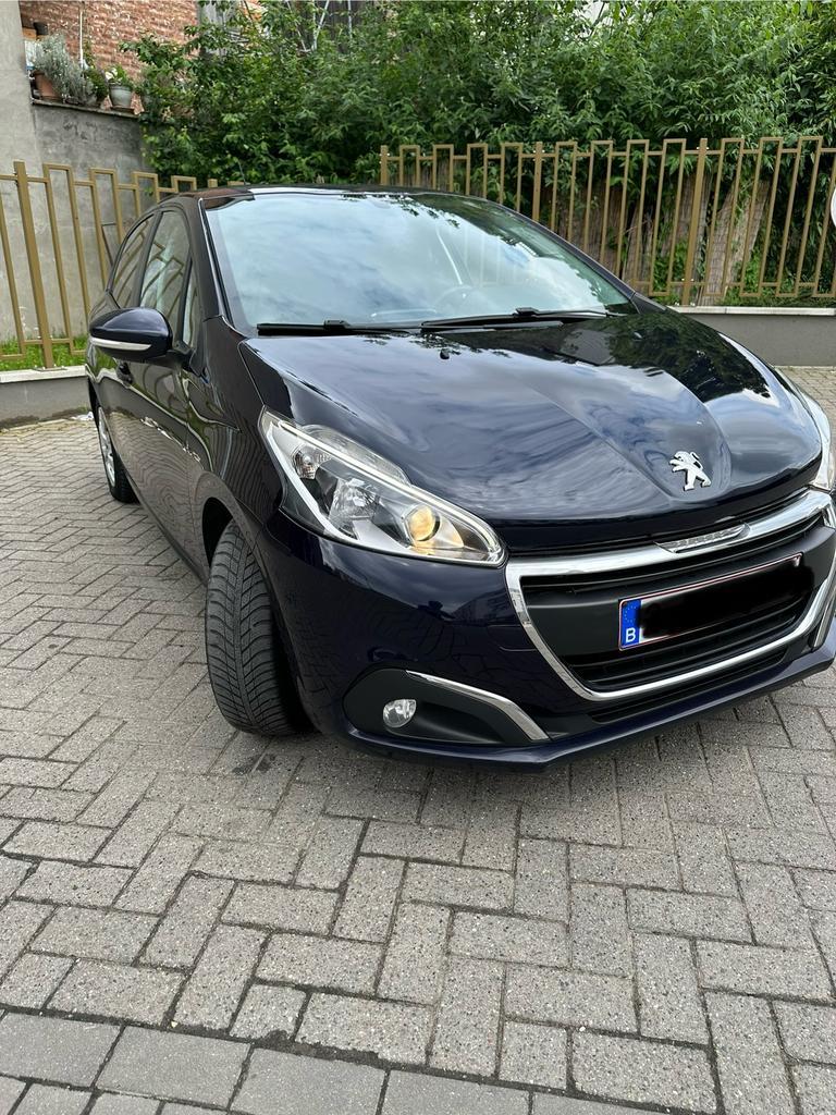 Peugeot 208 1.2 essence contrôle OK