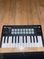 Novation launchkey mini (midi keyboard), Muziek en Instrumenten, Midi-apparatuur, Nieuw, Ophalen