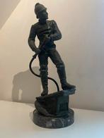 Brandweerman op sokkel., Antiek en Kunst, Ophalen