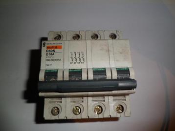 Automatique à 4 pôles Merlin Gerin Multi9 C60N D16A 415 VAC, Enlèvement ou Envoi, Utilisé