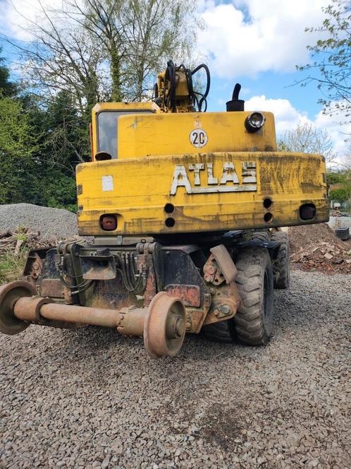 Pelleteuse atlas 16 tonnes rail & routes, Articles professionnels, Machines & Construction | Grues & Excavatrices, Enlèvement