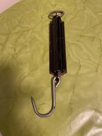 Ouderwetse veerunter / handweegschaal, Ophalen