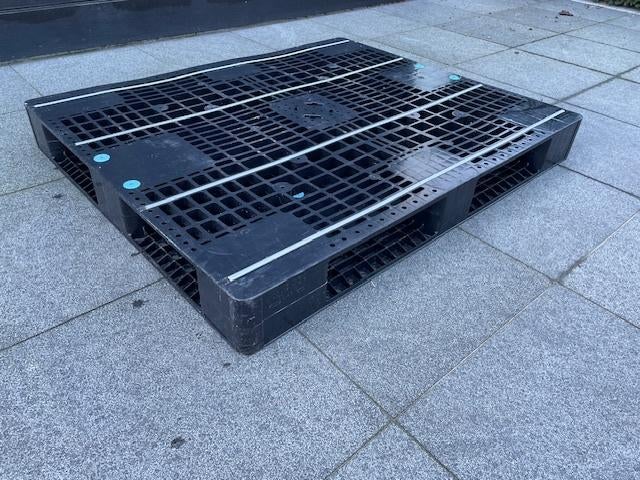 Palette en plastique 100x120cm, Bricolage & Construction, Casiers & Boîtes, Comme neuf, Autres types, 75 à 100 cm, Enlèvement