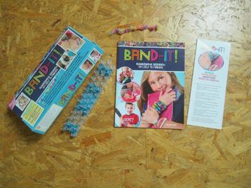 Loombandjes/boek/instructie beschikbaar voor biedingen