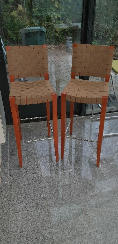 2 Design Barkrukken van Andreu World in Jens Risome stijl, Huis en Inrichting, Barkrukken, Zo goed als nieuw, 60 tot 90 cm, Hout