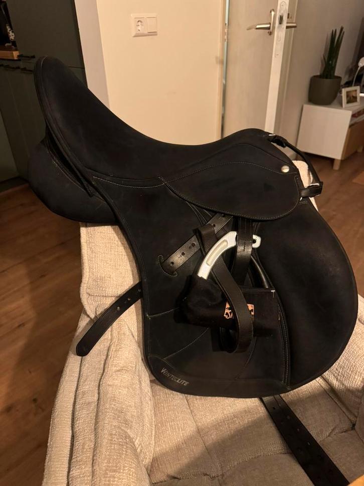 Wintec wide lite 17.5 vzh, Dieren en Toebehoren, Paarden en Pony's | Zadels, Zo goed als nieuw, Ophalen of Verzenden