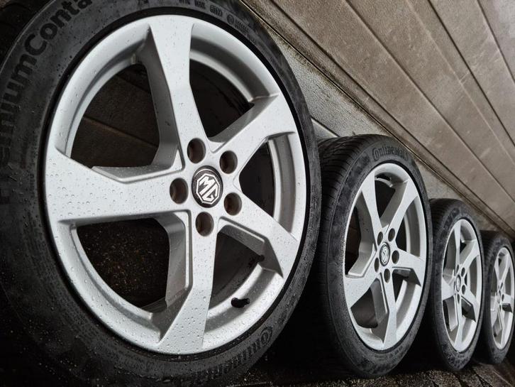 Mooie set 17 inch MG Zs EV 5 velgen Continental zomerbanden, Auto-onderdelen, Banden en Velgen, Banden en Velgen, Zomerbanden
