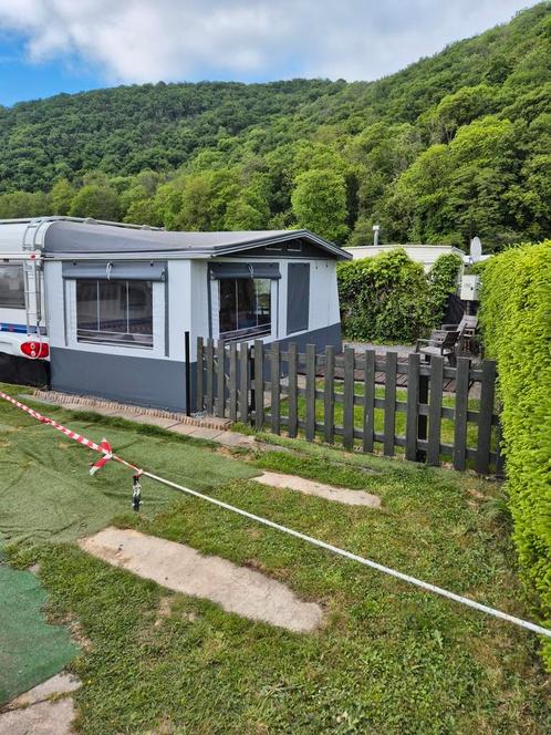 Caravan met adm voortent... camping festival -rendeux, Caravans en Kamperen, Caravans, Particulier, Hobby, Vast bed, Reservewiel