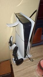 PS5 DISC EDITION met oplaadstation en 2 controllers, Games en Spelcomputers, Ophalen of Verzenden, Zo goed als nieuw, Playstation 5