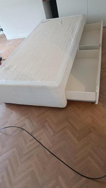 Boxspring  beschikbaar voor biedingen