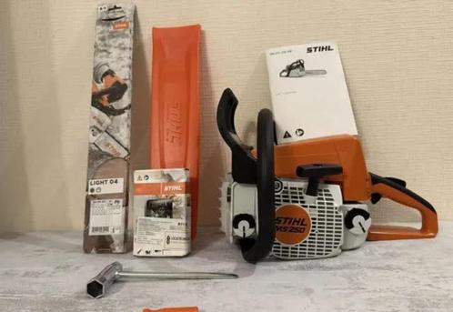 Stihl MS 250 kettingzaag, Doe-het-zelf en Bouw, Gereedschap | Zaagmachines, Zo goed als nieuw, Kettingzaag, 600 tot 1200 watt