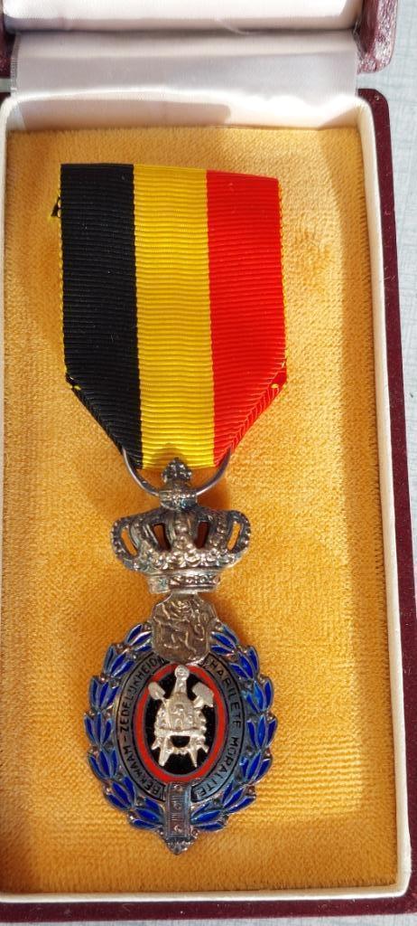 Eremedaille, Postzegels en Munten, Penningen en Medailles, Goud, Verzenden