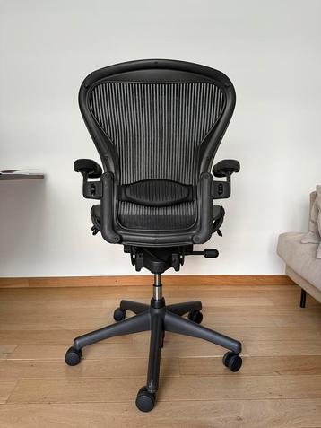Herman Miller Aeron – Modèle B Full Options Accoudoirs cuir beschikbaar voor biedingen