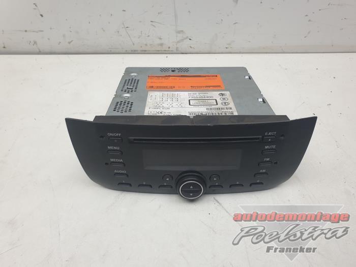 Radio CD Speler van een Fiat Punto Grande, Auto-onderdelen, Elektronica en Kabels, Fiat, Gebruikt, 3 maanden garantie, Ophalen of Verzenden