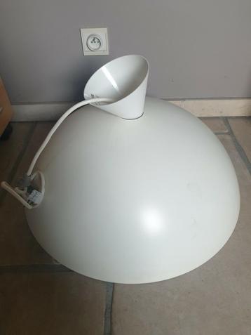 Lampe suspendue en métal blanc Ikea 