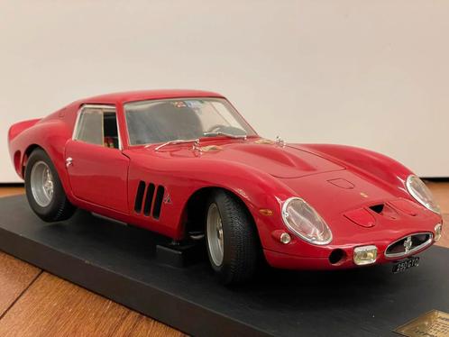 Ferrari 250 GTO (1962) 1:12 Revell, Hobby & Loisirs créatifs, Voitures miniatures | 1:18, Utilisé, Voiture, Revell, Enlèvement ou Envoi