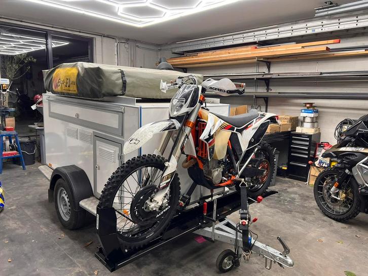 Te koop: 750kg camperaanhangwagen met Eezi-Awn daktent, Auto diversen, Aanhangers en Bagagewagens, Zo goed als nieuw, Ophalen