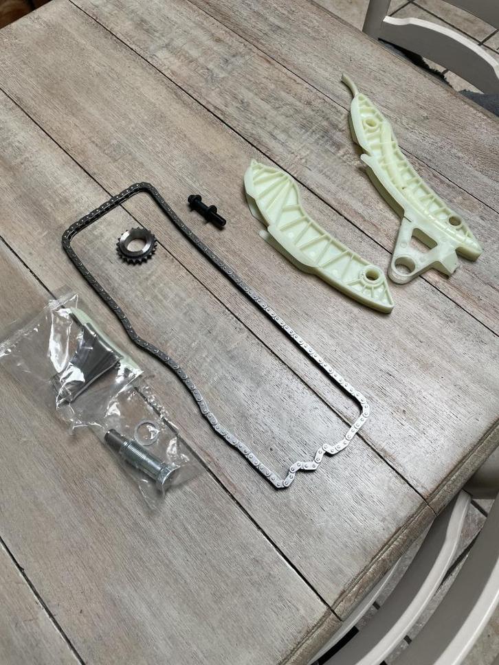 DISTRIBUTIEKETTINGSET MINI COOPER R 56 TE KOOP, Auto-onderdelen, Motor en Toebehoren, Mini, Ophalen