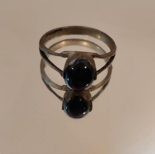 Ring zilver met donkerblauwe stersaffier (nr2), Bijoux, Sacs & Beauté, Bagues, Comme neuf, Argent, Argent, Enlèvement