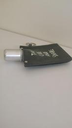 Prends soin de toi et partage une bouteille, Enlèvement, Neuf