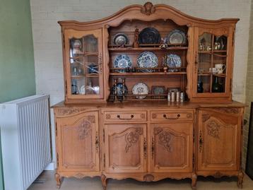 Vitrinekast eik beschikbaar voor biedingen