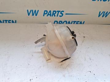 Réservoir d'expansion d'un Volkswagen UP