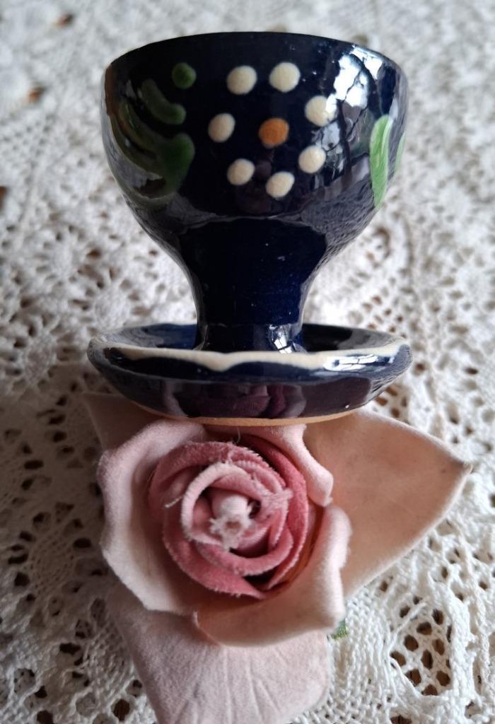 Frans brocante eierdopje, blauw met versieringen, Elzas, Antiek en Kunst, Curiosa en Brocante, Ophalen of Verzenden