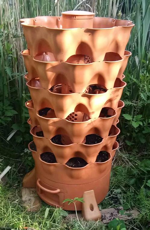 Tower-Garden verticaal tuinieren op de cm2, Tuin en Terras, Bloembakken en Plantenbakken, Gebruikt, Kunststof, Binnen, Balkon