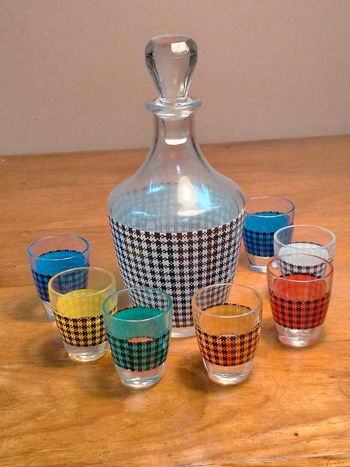 Vintage Mid Century borrelset met Vichy ruitjes patroon 1958, Verzamelen, Glas en Drinkglazen, Zo goed als nieuw, Borrel- of Shotglas