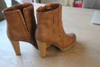 Korte beige boots, Beige, Lage of Enkellaarzen, Nieuw, Ophalen of Verzenden