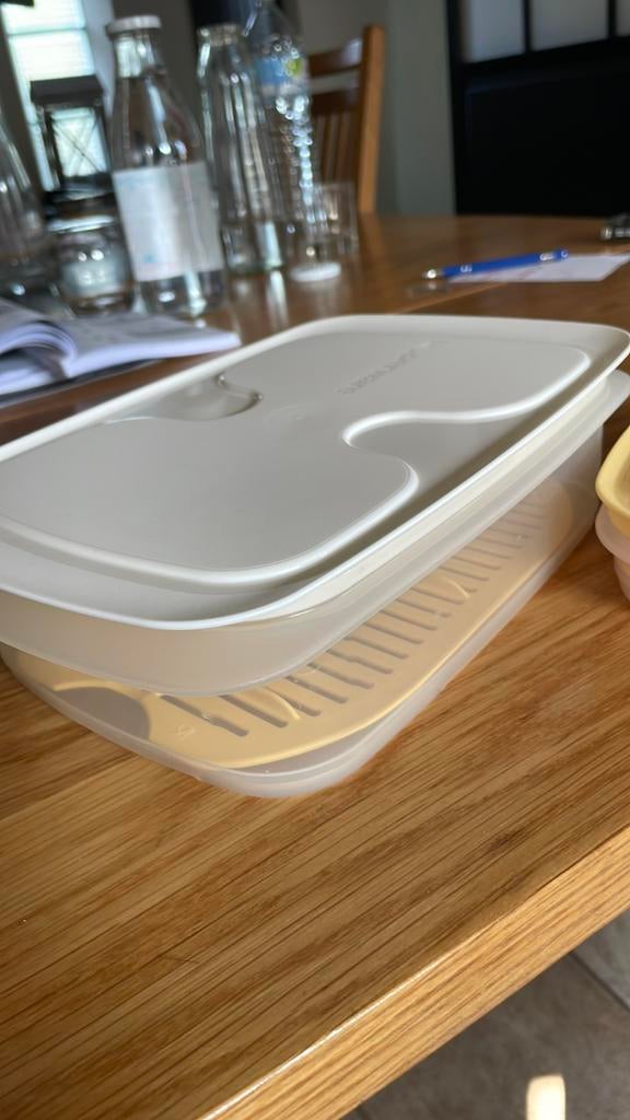 Récipients Tupperware neufs