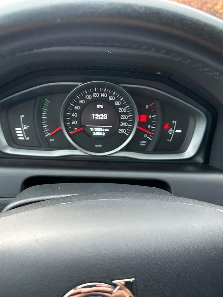 Volvo XC60, Autos, Volvo, Entreprise, XC60, Caméra 360°, ABS, Caméra de recul, Régulateur de distance, Airbags, Air conditionné