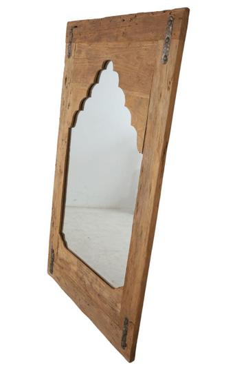 Indische spiegel beschikbaar voor biedingen