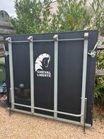 Achterklep trailer cheval liberte gold 1,5 paards, Dieren en Toebehoren, Ophalen, Gebruikt, Hout, 1½-paards trailer