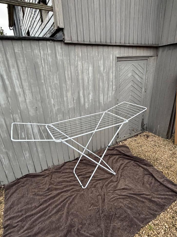 Groot inklapbaar wasrek / droogrek – wit metaal, Tuin en Terras, Droogmolens en Wasrekken, Zo goed als nieuw, Wasrek, Ophalen